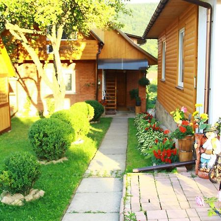 У Андрія Hotel Yaremche Luaran gambar