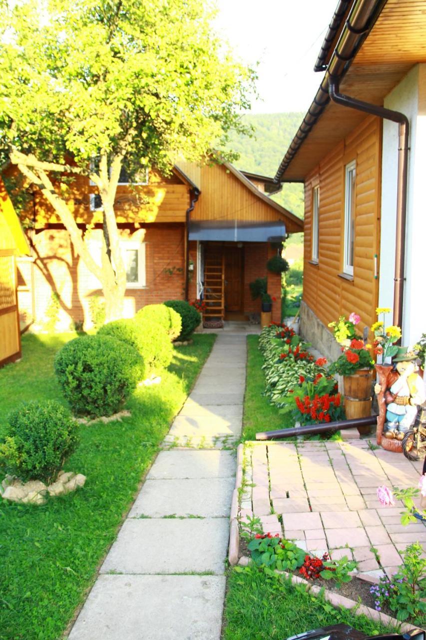 У Андрія Hotel Yaremche Luaran gambar
