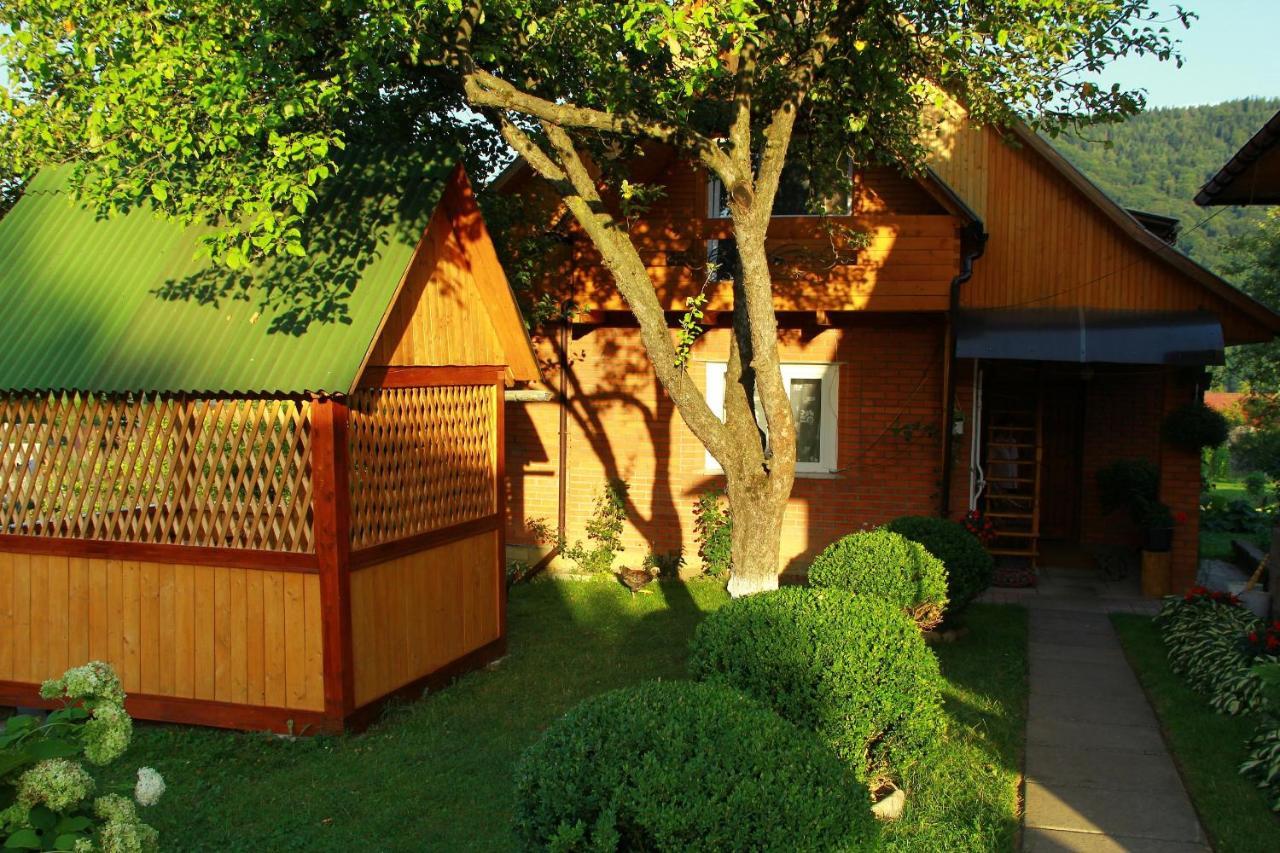 У Андрія Hotel Yaremche Luaran gambar